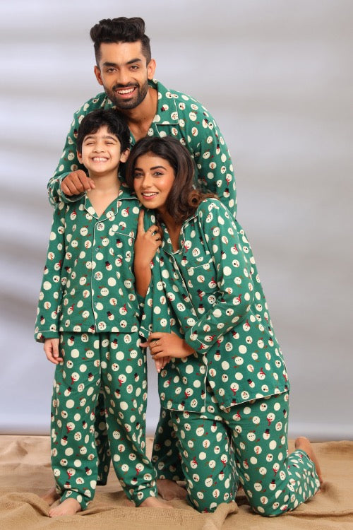 Green Snowman Winter Nightwear